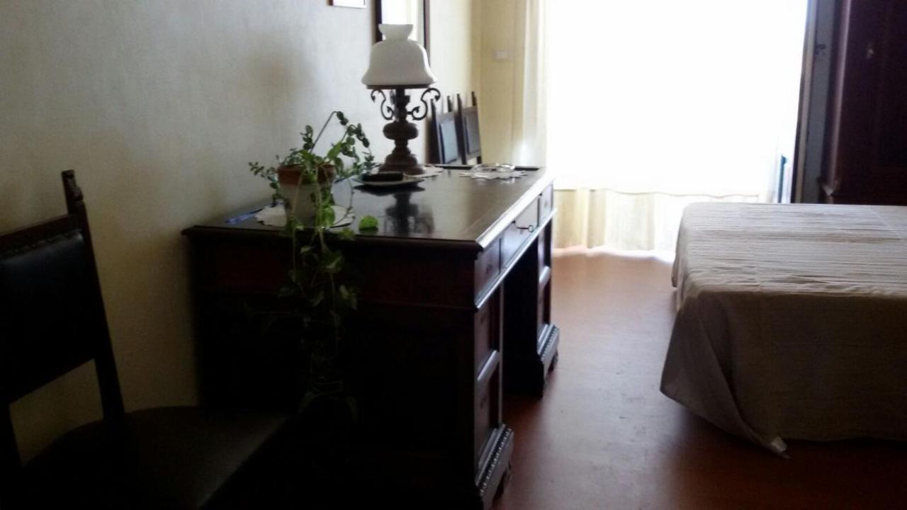 אסראלה A Casa Di Tommy B&B מראה חיצוני תמונה