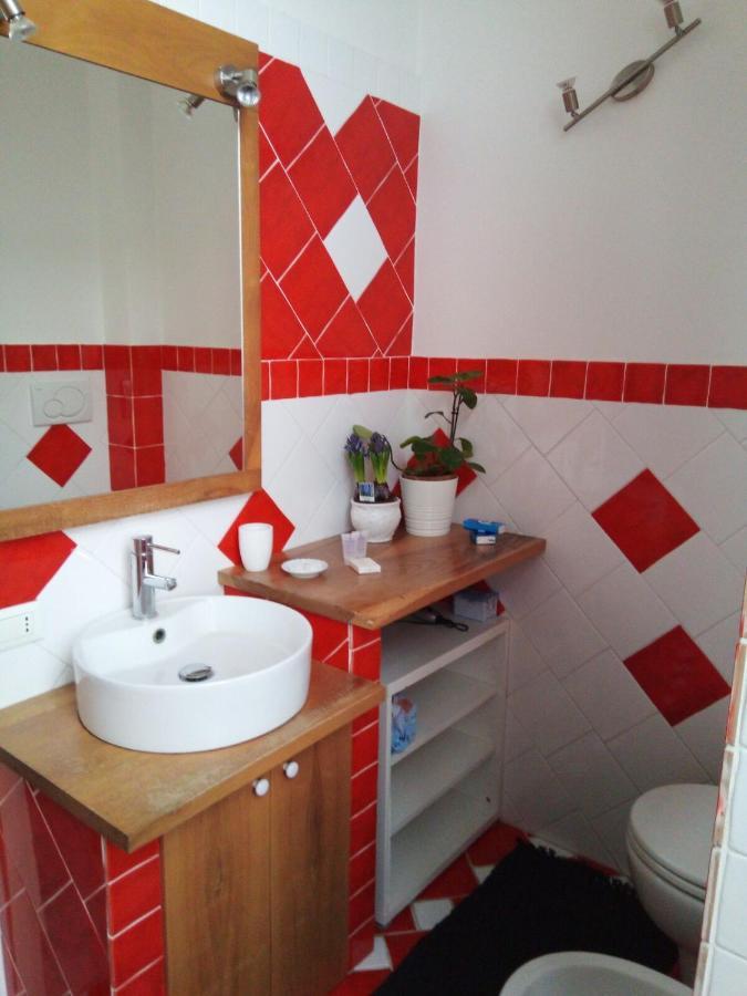 אסראלה A Casa Di Tommy B&B מראה חיצוני תמונה